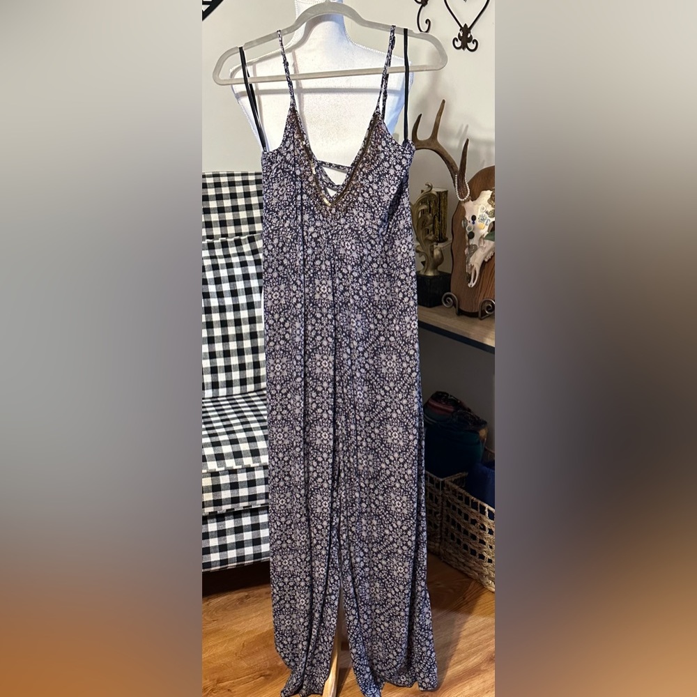 Joe & Elle Size M able and White Jumpsuit